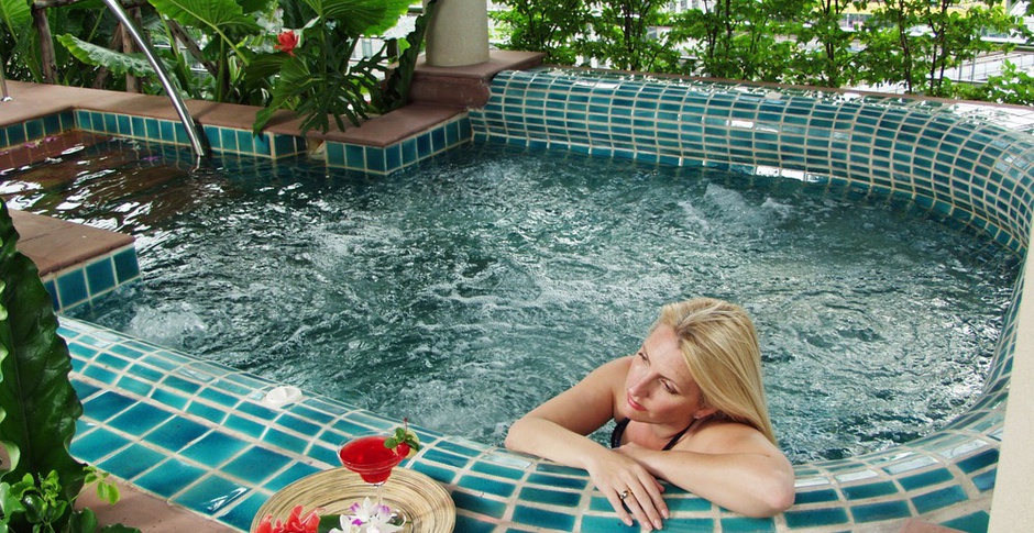 OUTDOOR JACUZZI Jasmine City Hotel en Bangkok