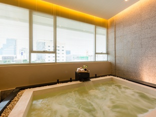 STEAM BATH, SAUNA AND JACUZZI Jasmine Grande Residence en Bangkok